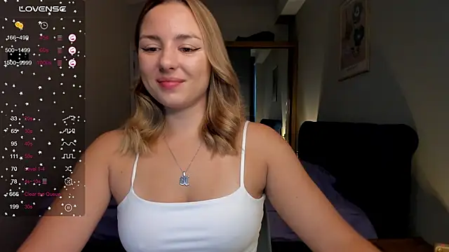 ThreeshaWhite online show from 22, 9, 2025