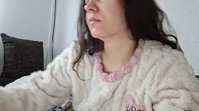 Cyndee Winter online show from 17, 12, 2024
