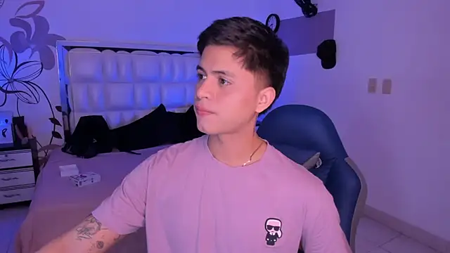 Snapshot of Niicky1_ chatting on 2, 1, 2025 Niicky1 online show from 2, 1, 2025