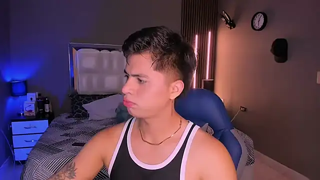 Niicky1  online show from 12, 3, 2025