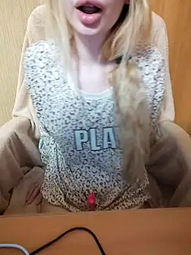 Snapshot of Elza_kom chatting on 14, 12, 2024 Elza kom online show from 14, 12, 2024