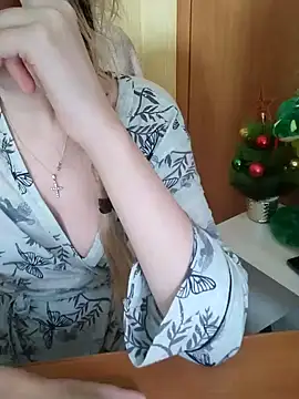 Snapshot of Elza_kom chatting on 5, 1, 2025 Elza kom online show from 5, 1, 2025