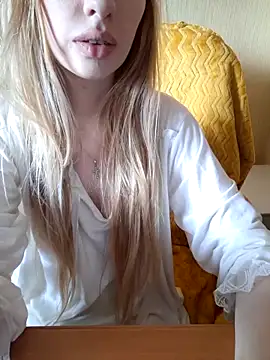 Snapshot of Elza_kom chatting on 10, 9, 2025 Elza kom online show from 10, 9, 2025