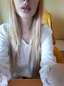 Snapshot of Elza_kom chatting on 13, 9, 2025 Elza kom online show from 13, 9, 2025