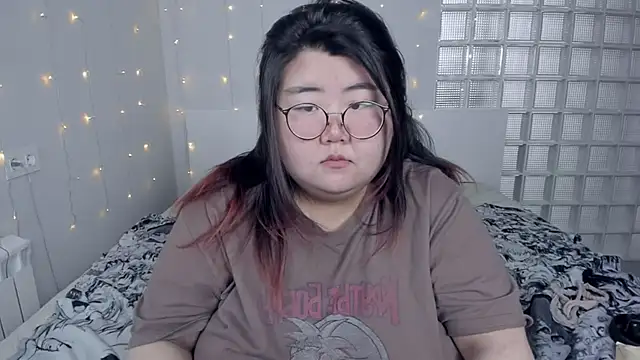 Snapshot of Nadine_asian chatting on 7, 12, 2024 Nadine asian online show from 7, 12, 2024