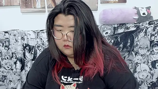 Snapshot of Nadine_asian chatting on 5, 1, 2025 Nadine asian online show from 5, 1, 2025