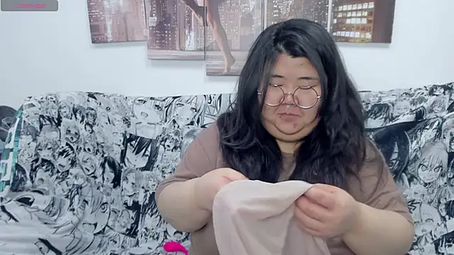 Snapshot of Nadine_asian chatting on 14, 10, 2025 Nadine asian online show from 14, 10, 2025