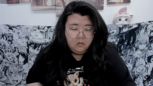 Snapshot of Nadine_asian chatting on 4, 11, 2025 Nadine asian online show from 4, 11, 2025