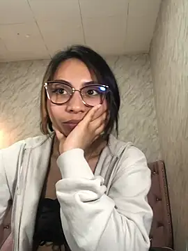 XSmaggiiee online show from 18, 12, 2024