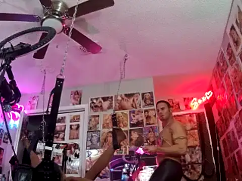 Snapshot of luvs2cumm69 chatting on 11, 1, 2025 luvs2cumm69 online show from 11, 1, 2025