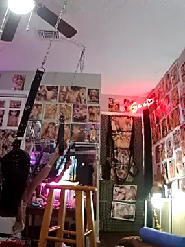 Snapshot of luvs2cumm69 chatting on 15, 3, 2025 luvs2cumm69 online show from 15, 3, 2025