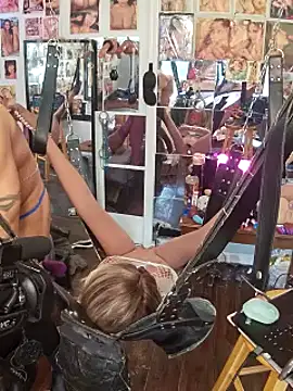 Snapshot of luvs2cumm69 chatting on 22, 3, 2025 luvs2cumm69 online show from 22, 3, 2025