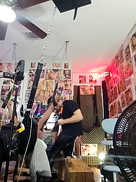 Snapshot of luvs2cumm69 chatting on 21, 10, 2025 luvs2cumm69 online show from 21, 10, 2025