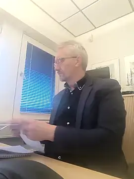 Snapshot of tom-swede chatting on 3, 12, 2024 tom-swede online show from 3, 12, 2024