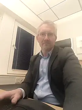 Snapshot of tom-swede chatting on 8, 1, 2025 tom-swede online show from 8, 1, 2025