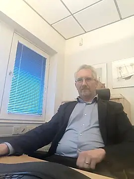 Snapshot of tom-swede chatting on 11, 3, 2025 tom-swede online show from 11, 3, 2025