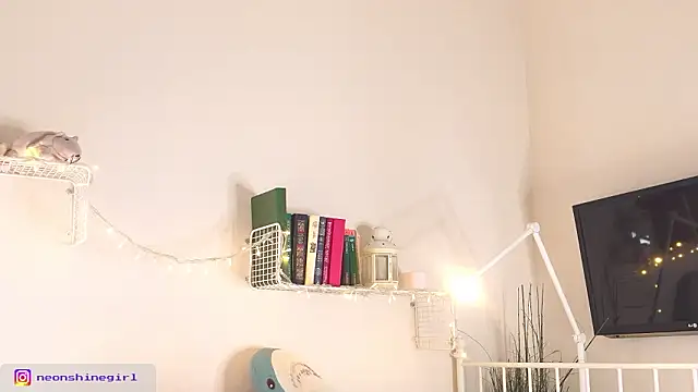 Snapshot of NeonShine chatting on 23, 3, 2026 NeonShine online show from 23, 3, 2026