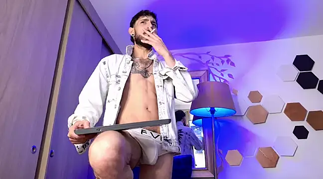 enzo herrera01 online show from 9, 3, 2025