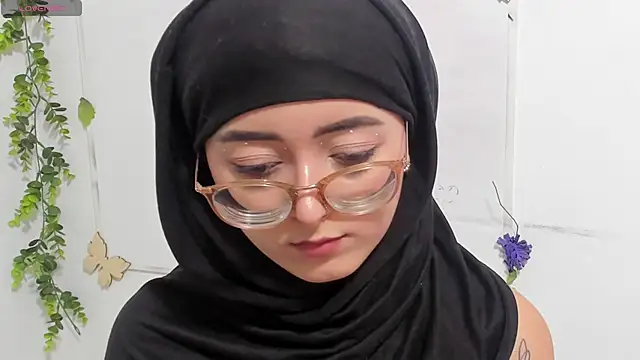 Snapshot of aysel_elid chatting on 28, 10, 2025 aysel elid online show from 28, 10, 2025