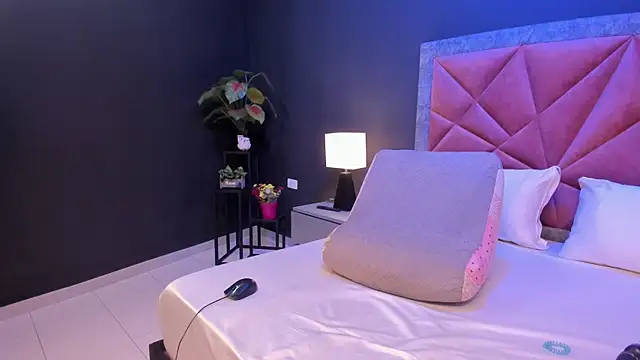 Snapshot of mia_milff chatting on 12, 3, 2026 mia milff online show from 12, 3, 2026