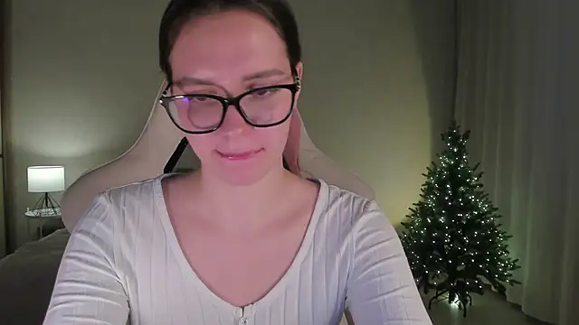 Sonia moon  online show from 8, 12, 2024
