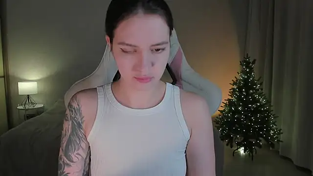 Sonia moon  online show from 16, 12, 2024