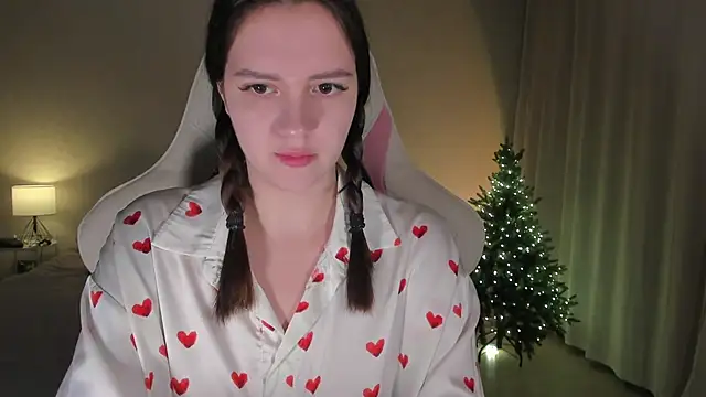 Sonia moon  online show from 6, 1, 2025
