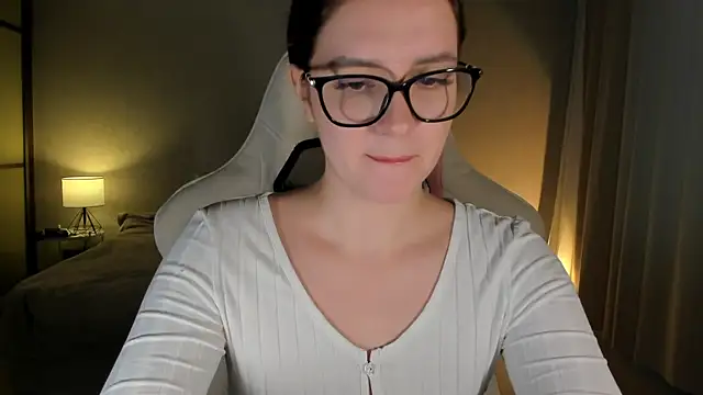 Sonia moon  online show from 11, 1, 2025