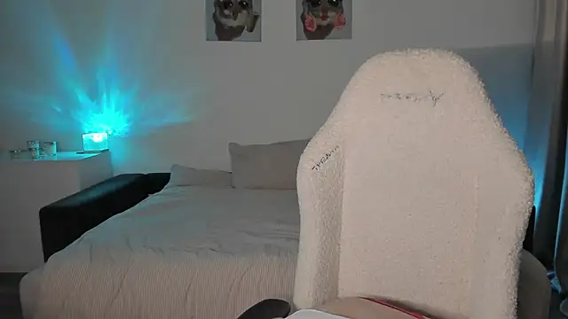Sonia moon  online show from 30, 9, 2025