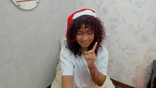 Snapshot of Naomi_Tylers chatting on 14, 12, 2025 Naomi Tylers online show from 14, 12, 2025