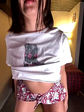 Snapshot of FoxyMx chatting on 2, 11, 2025 FoxyMx online show from 2, 11, 2025