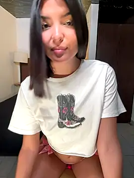 Snapshot of FoxyMx chatting on 30, 11, 2025 FoxyMx online show from 30, 11, 2025