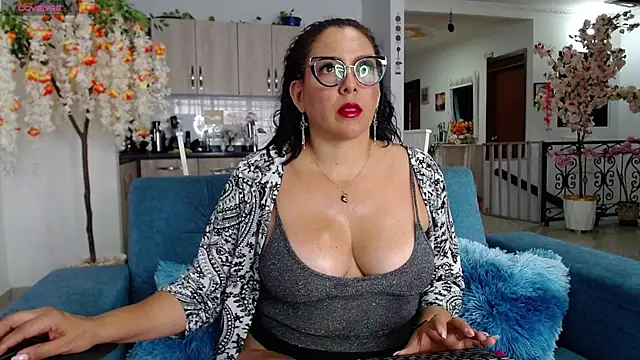 Snapshot of dakota_johnson10 chatting on 19, 9, 2025 dakota johnson10 online show from 19, 9, 2025