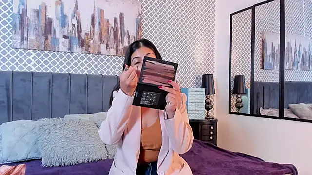 scarlett moore online show from 24, 1, 2025