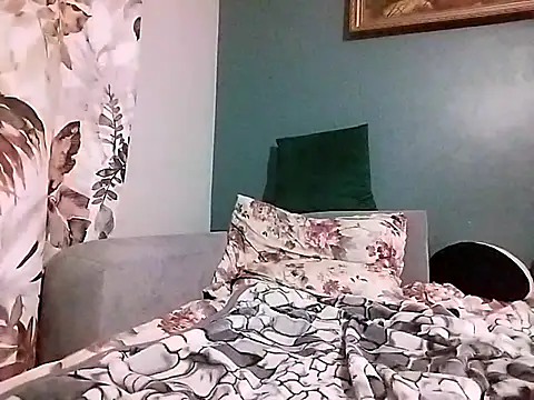 Snapshot of OwlosionyMisiek1991 chatting on 19, 10, 2025 OwlosionyMisiek1991 online show from 19, 10, 2025