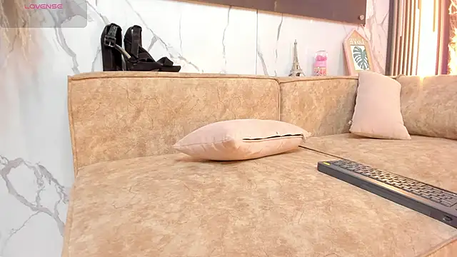 sofhiaa adaams online show from 14, 12, 2025