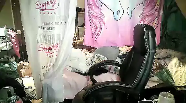 Snapshot of Ombeline1 chatting on 9, 2, 2025 Ombeline1 online show from 9, 2, 2025