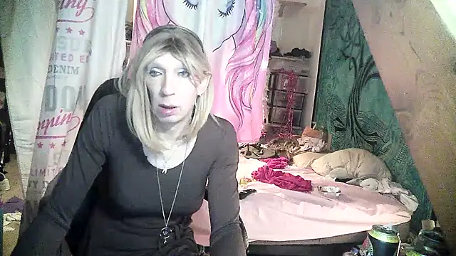 Snapshot of Ombeline1 chatting on 13, 2, 2025 Ombeline1 online show from 13, 2, 2025