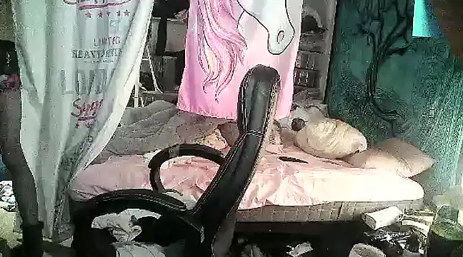 Snapshot of Ombeline1 chatting on 21, 2, 2025 Ombeline1 online show from 21, 2, 2025