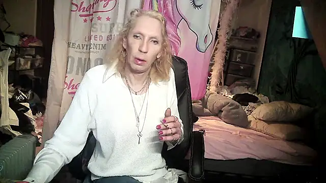 Snapshot of Ombeline1 chatting on 25, 2, 2025 Ombeline1 online show from 25, 2, 2025