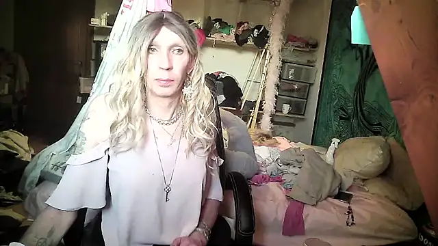 Snapshot of Ombeline1 chatting on 3, 3, 2025 Ombeline1 online show from 3, 3, 2025