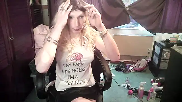 Snapshot of Ombeline1 chatting on 13, 3, 2025 Ombeline1 online show from 13, 3, 2025