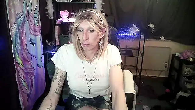 Snapshot of Ombeline1 chatting on 20, 3, 2025 Ombeline1 online show from 20, 3, 2025