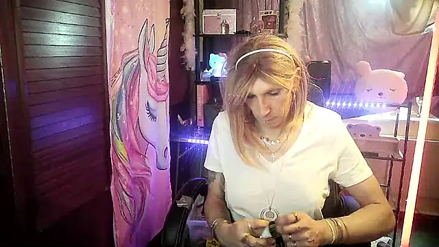 Snapshot of Ombeline1 chatting on 22, 3, 2025 Ombeline1 online show from 22, 3, 2025