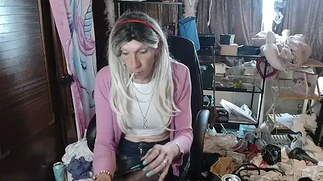 Snapshot of Ombeline1 chatting on 22, 9, 2025 Ombeline1 online show from 22, 9, 2025