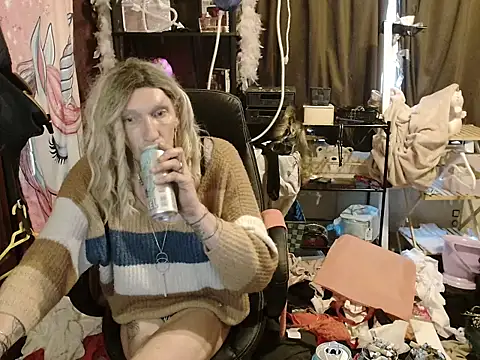 Snapshot of Ombeline1 chatting on 15, 11, 2025 Ombeline1 online show from 15, 11, 2025