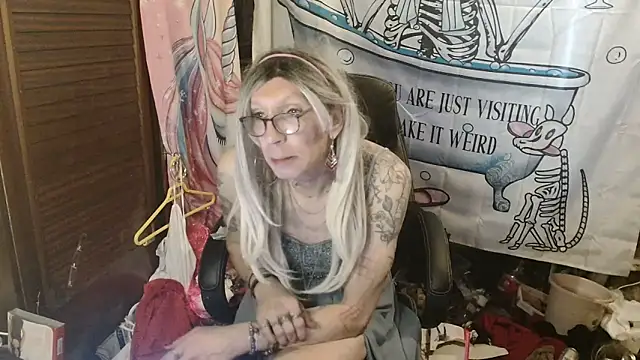 Ombeline1 online show from 4, 2, 2026