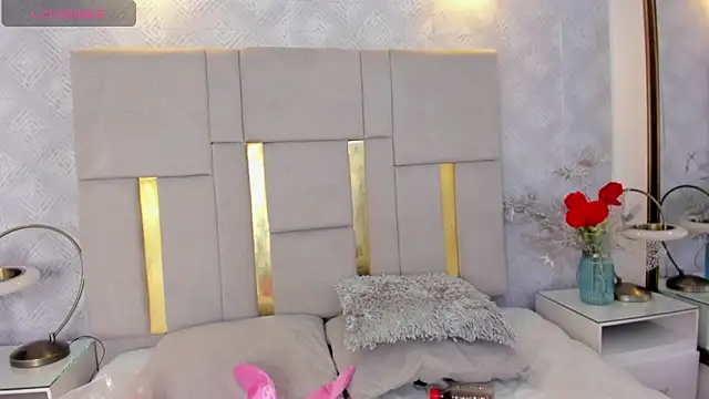 Camilaa Sanchez  online show from 28, 10, 2025