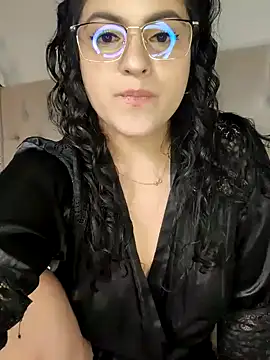 Snapshot of Lia_Hurley chatting on 22, 12, 2024 Lia Hurley online show from 22, 12, 2024