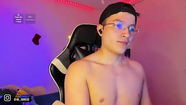 AustinSummerr online show from 31, 12, 2024